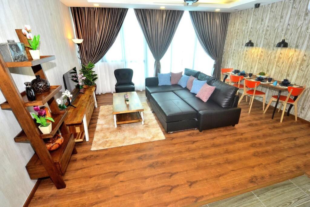 Vivacity Jazz Suite New Luxury Cozy Home A13 Кучинг Екстериор снимка